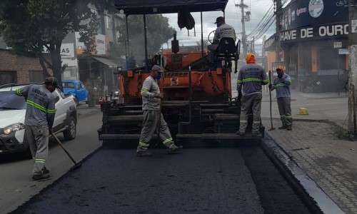 Prefeitura de Volta Redonda realiza recapeamento asfáltico da Beira-Rio próximo à divisa com Barra Mansa